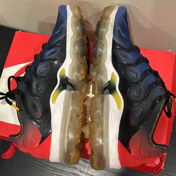 Nike VaporMax Plus in Blue and Red - Picture 3 of 9